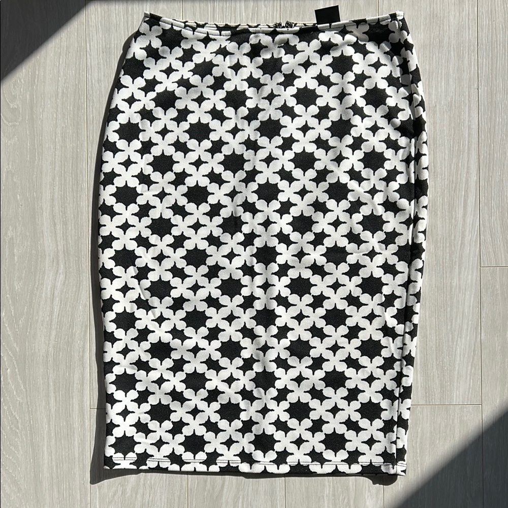 Bobeau Black and White Pencil Skirt Knee-Length Cocktail